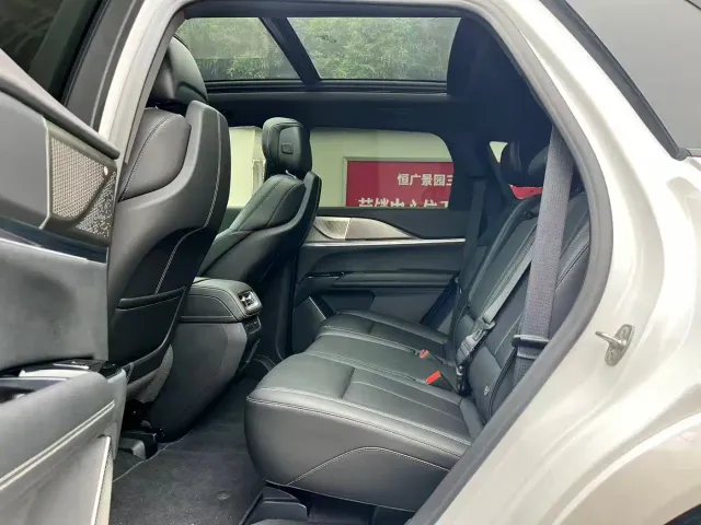 Cadillac XT5 — Фото автомобиля 7