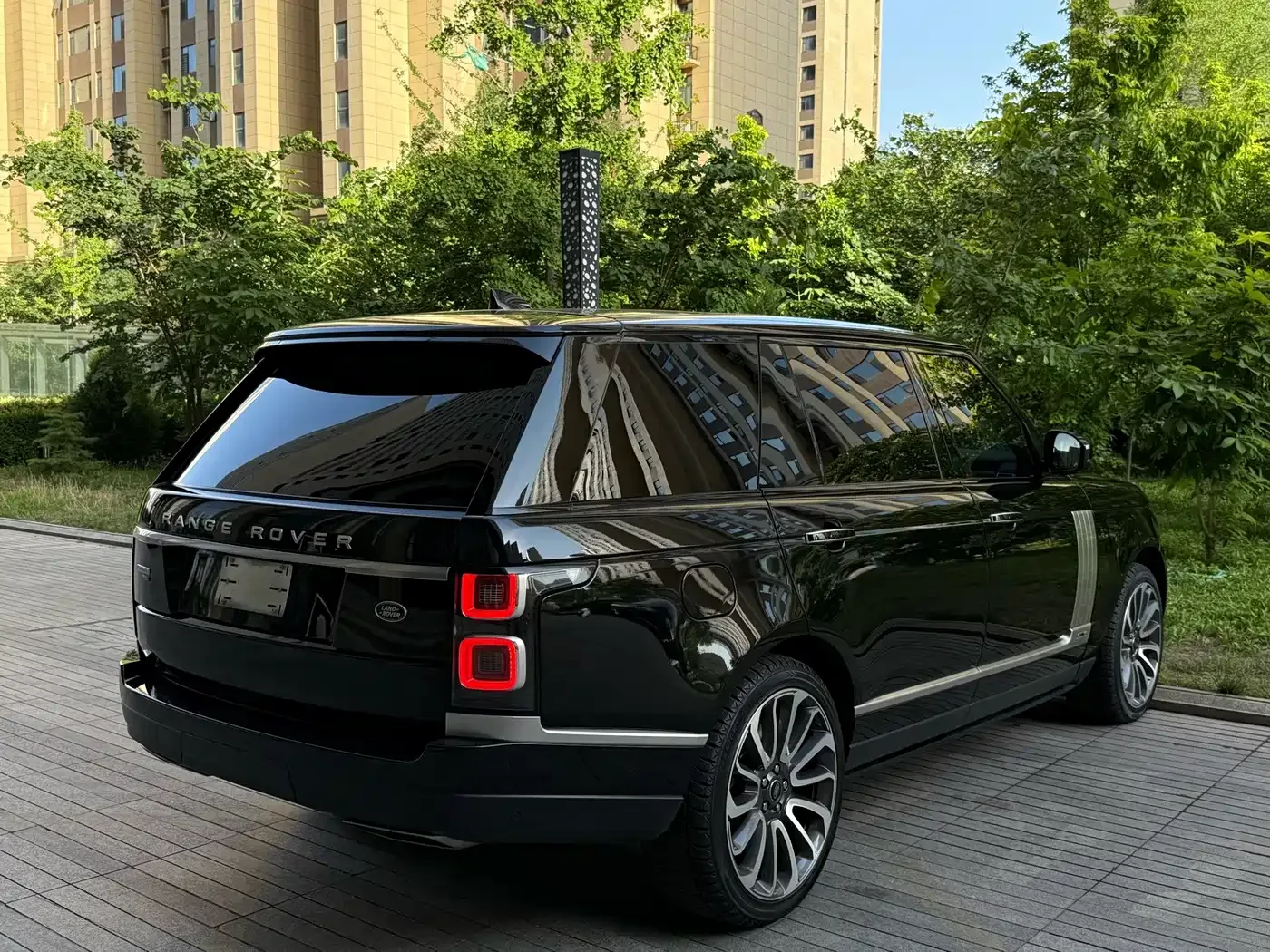 Land Rover Range Rover 2022 3.0 L6 400PS Prestige Genesis Extended Edition — Фото автомобиля 7