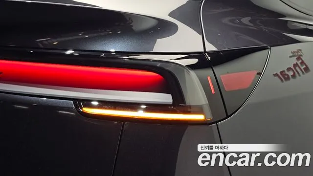 Tesla Model Y — Фото автомобиля 22