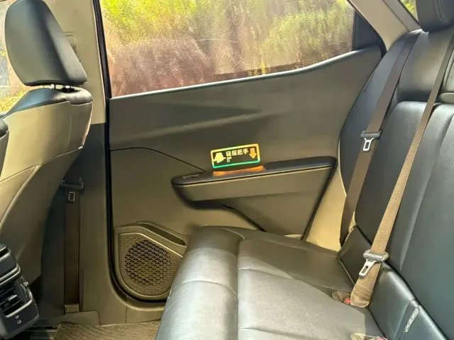 Toyota bZ3 — Фото автомобиля 8