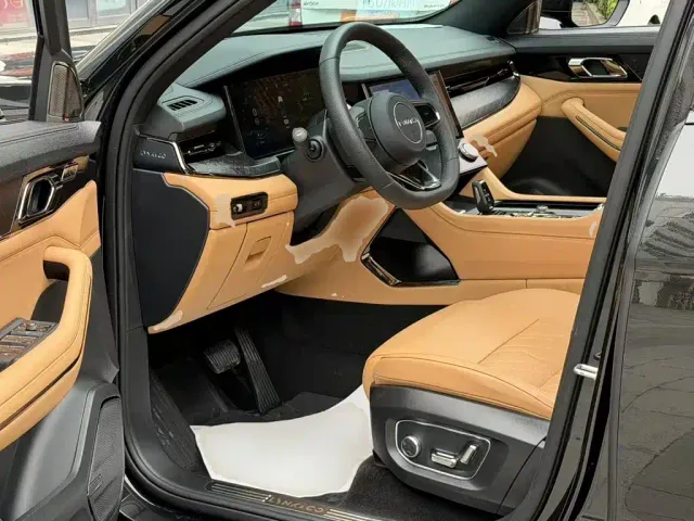 Lynk & Co 09 — Фото автомобиля 11