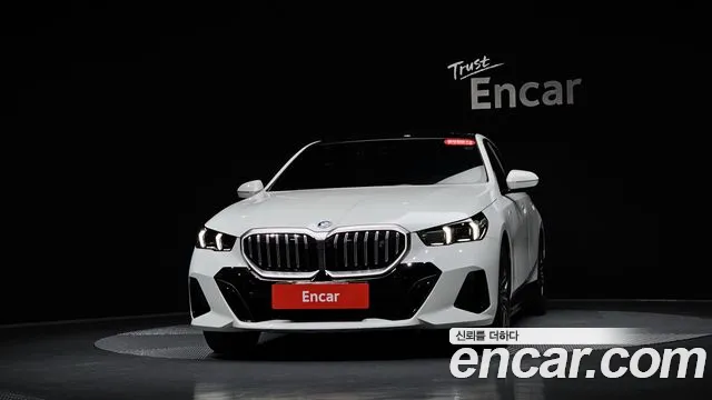 BMW i5 — Фото автомобиля 2