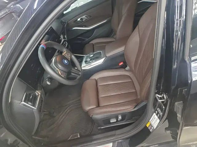 BMW i3 — Фото автомобиля 14