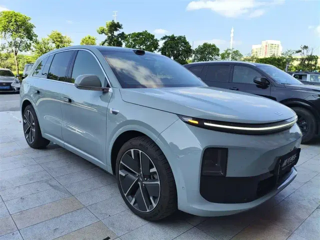 Li Auto L6 — Фото автомобиля 2
