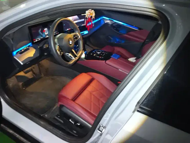 BMW 5 Series — Фото автомобиля 9