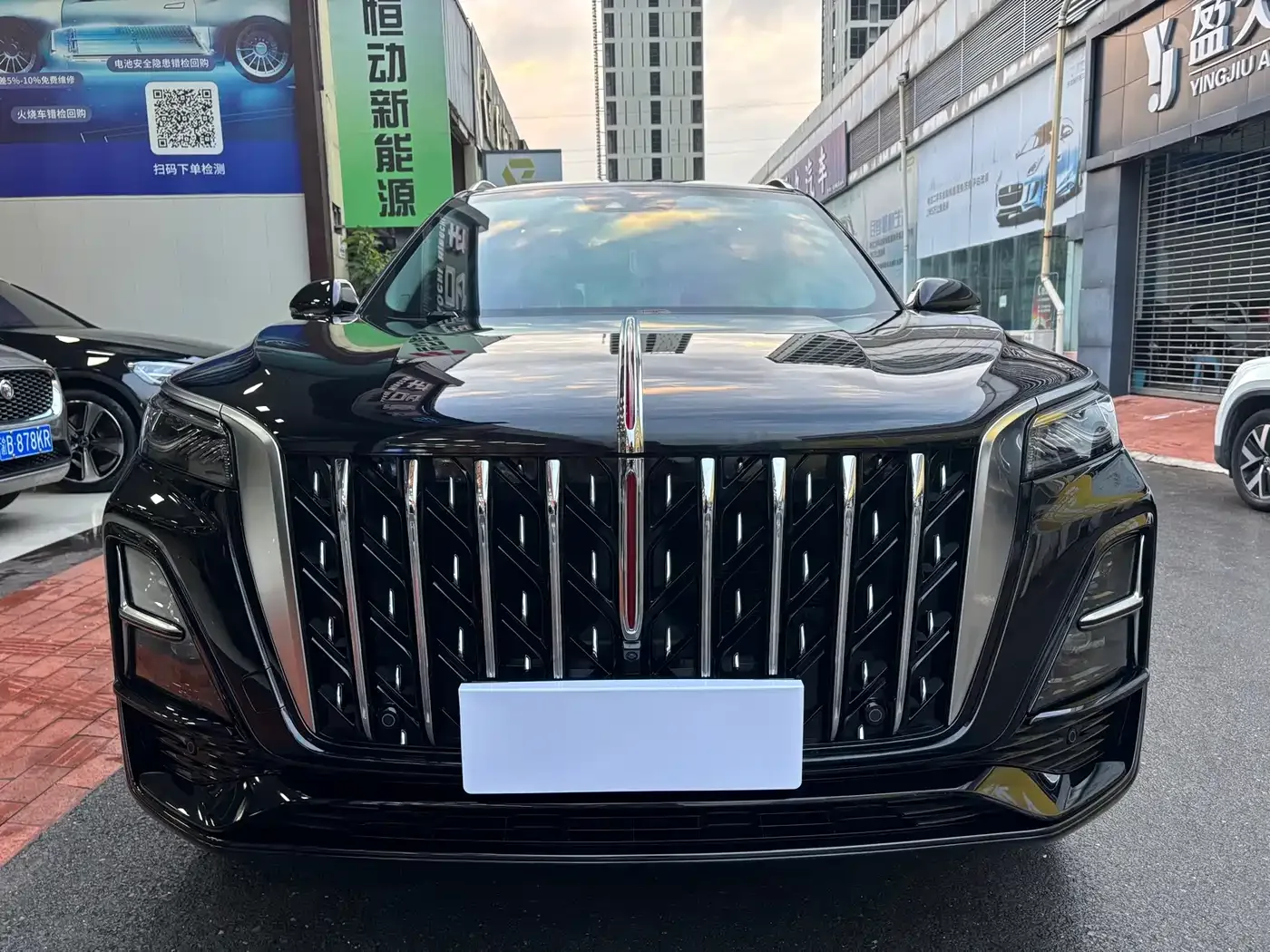 Hongqi Hongqi HS5 2023 2.0T Flag Enjoy Pro Edition — Фото автомобиля 2