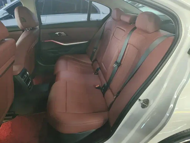 BMW 3 Series — Фото автомобиля 12
