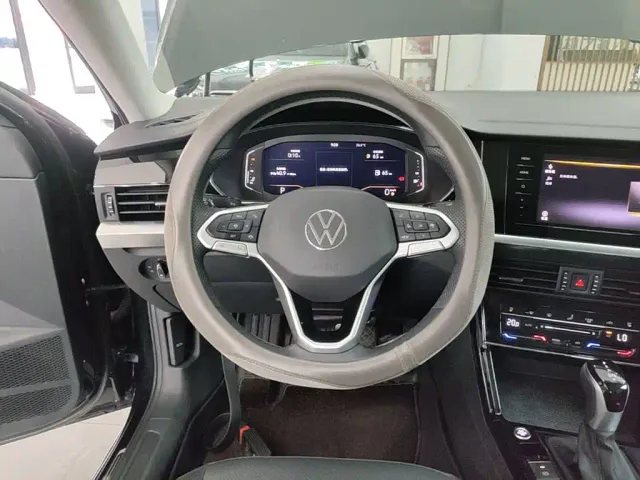Volkswagen Passat — Фото автомобиля 10