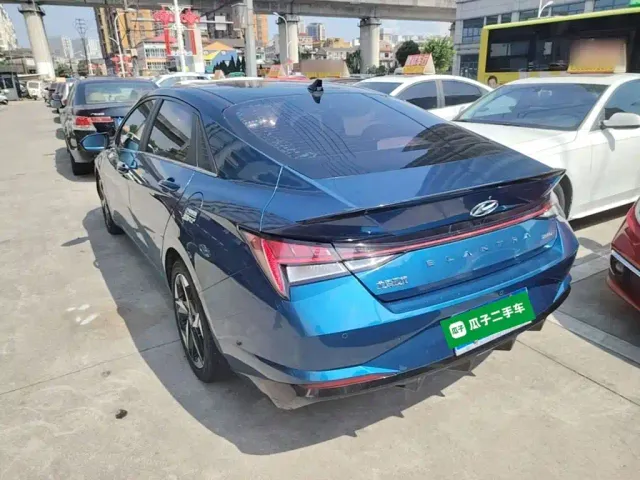 Hyundai Elantra — Фото автомобиля 4