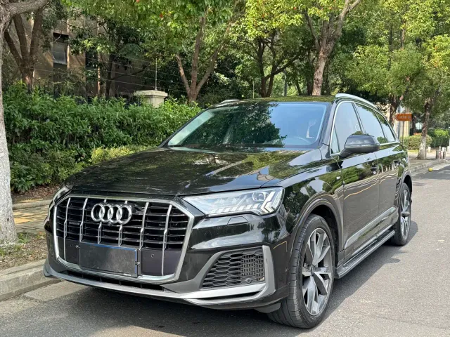 Фотография автомобиля — Audi Q7