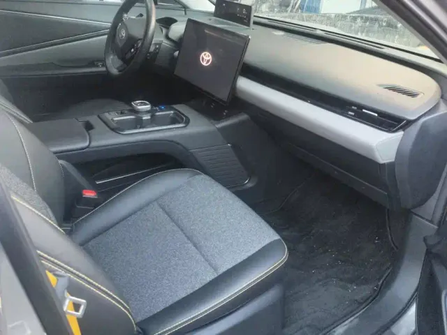 Toyota bZ5 — Фото автомобиля 8