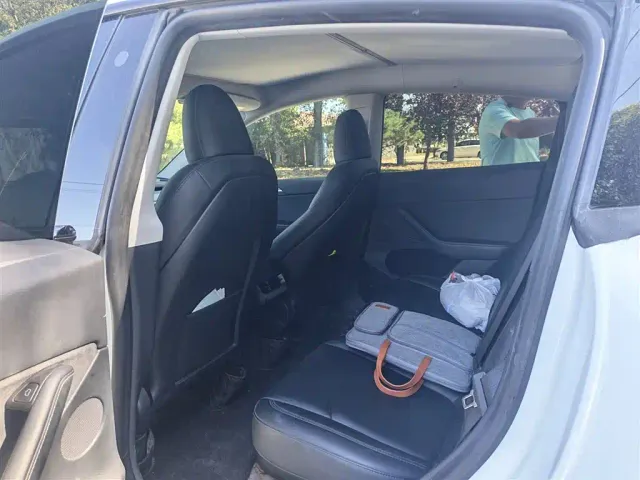 Tesla Model Y — Фото автомобиля 5