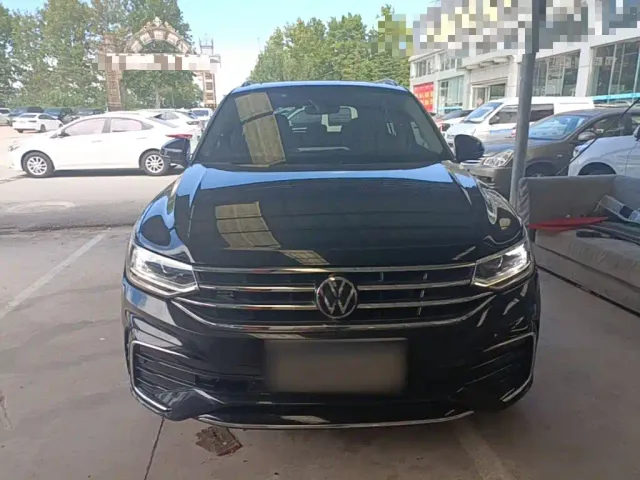 Volkswagen Tiguan L — Фото автомобиля 2