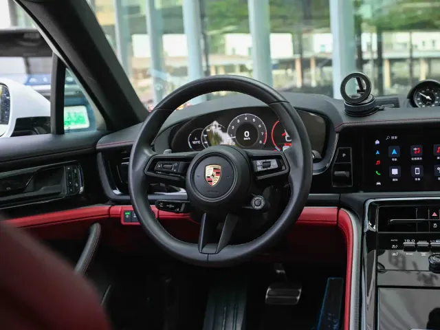 Porsche Panamera — Фото автомобиля 16