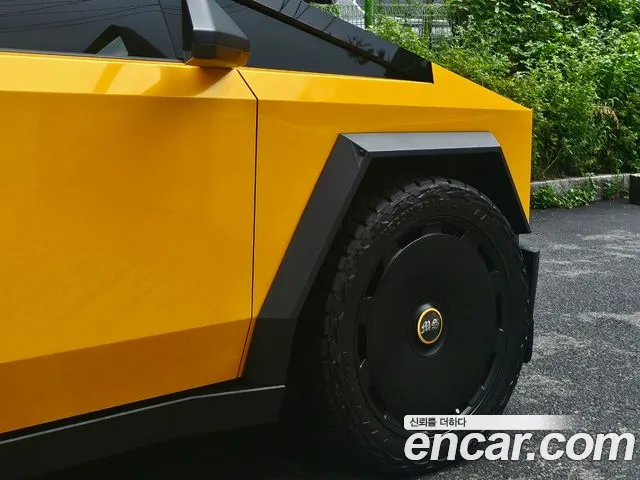 Tesla Cybertruck — Фото автомобиля 5