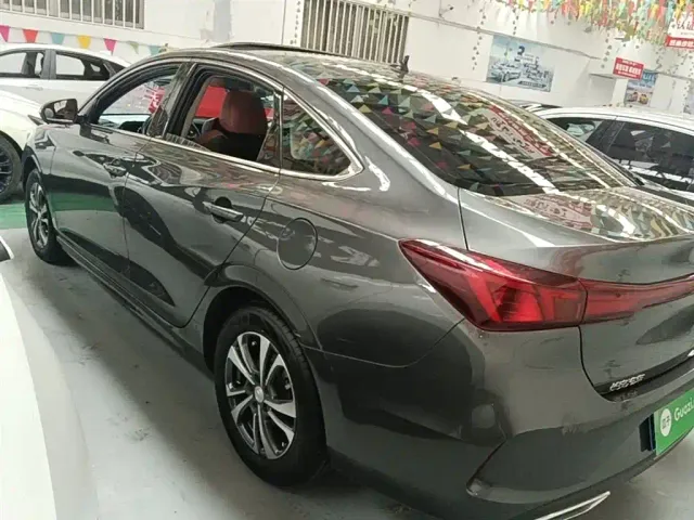 Changan Eado — Фото автомобиля 4