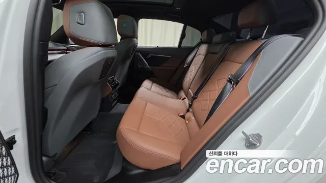 BMW 5-Series 5 серия (G60) 530i xDrive M Sport Pro Special Edition — Фото автомобиля 10