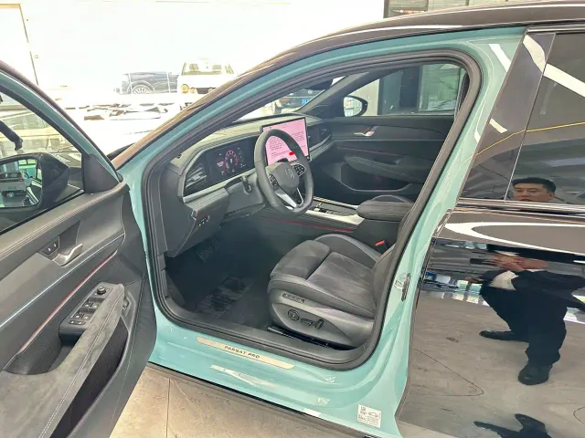 Volkswagen Passat — Фото автомобиля 12