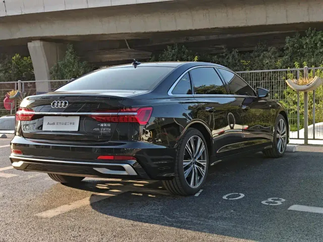Audi A6L — Фото автомобиля 4
