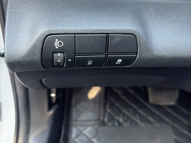 Hyundai Elantra — Фото автомобиля 16