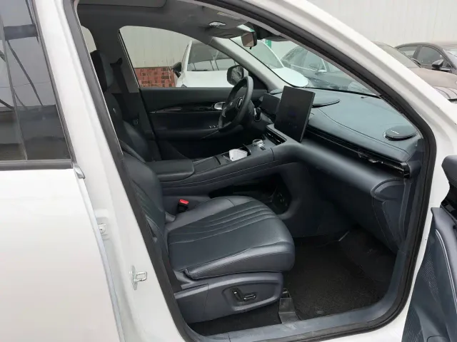 Geely Galaxy E5 — Фото автомобиля 7