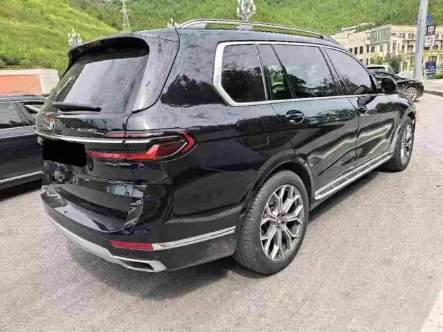 BMW X7 — Фото автомобиля 4