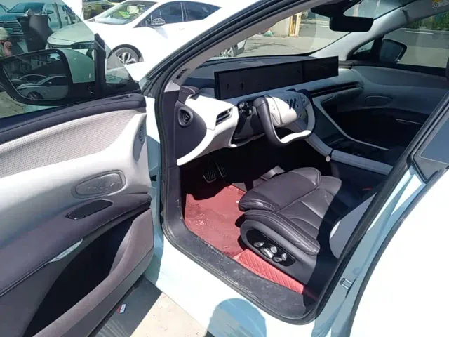 IM Motors IM LS7 — Фото автомобиля 15