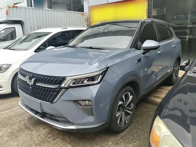 Фотография автомобиля — Wuling Asta