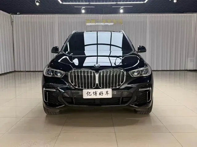 Фотография автомобиля — BMW X5
