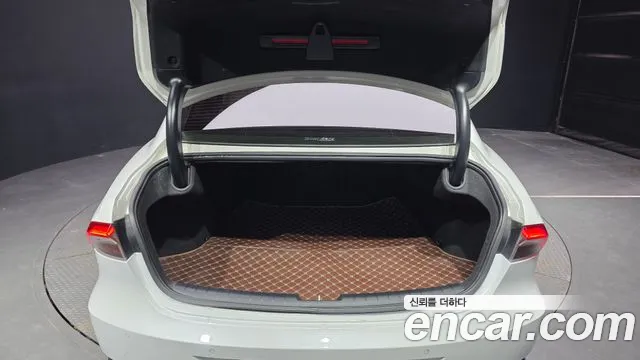 Hyundai Grandeur New — Фото автомобиля 26