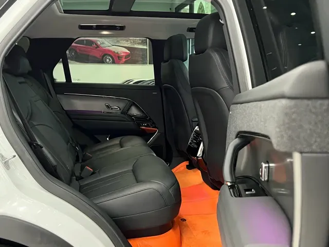 Land Rover Range Rover Sport — Фото автомобиля 9