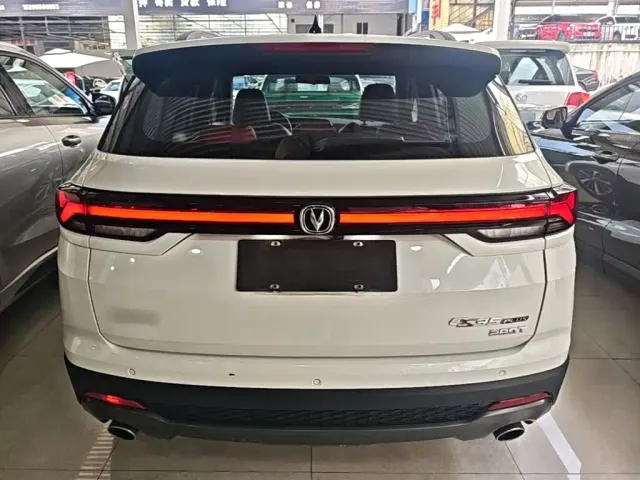 Changan CS35 Plus — Фото автомобиля 5