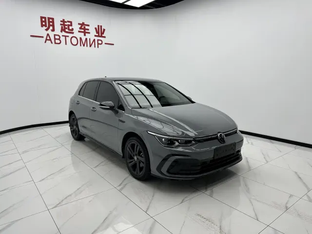 Volkswagen Golf — Фото автомобиля 3