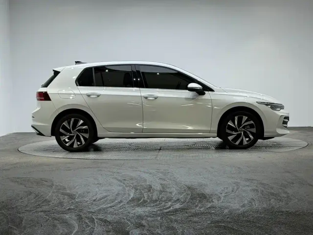 Volkswagen Golf — Фото автомобиля 4
