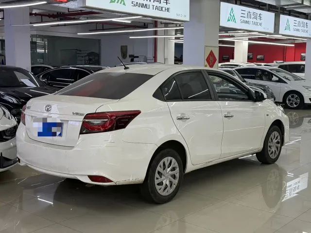 Toyota Vios — Фото автомобиля 6