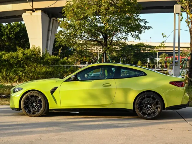 BMW M4 — Фото автомобиля 3