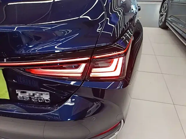 Lexus ES — Фото автомобиля 7