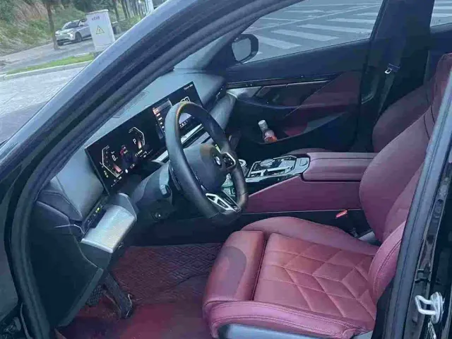 BMW 5 Series — Фото автомобиля 5