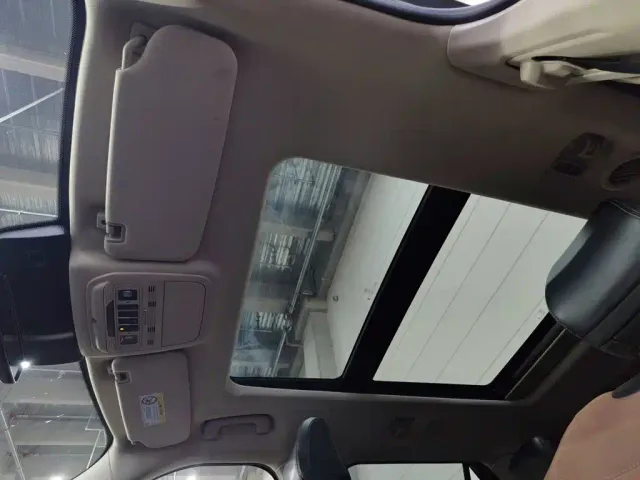Ford Explorer — Фото автомобиля 14