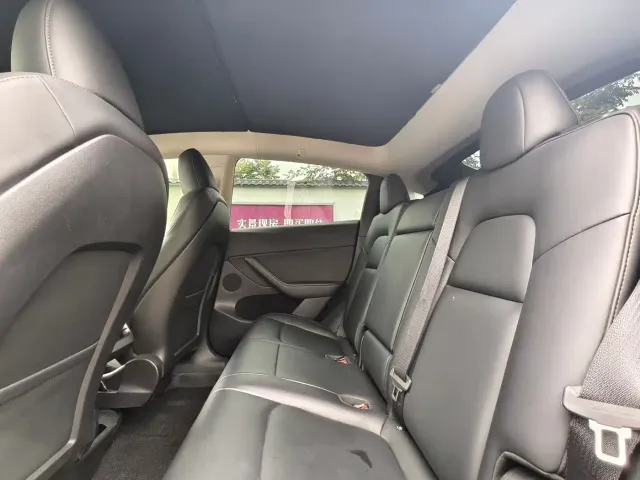 Tesla Model Y — Фото автомобиля 6