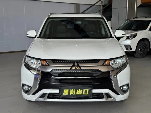 Mitsubishi Outlander — Фото автомобиля 2
