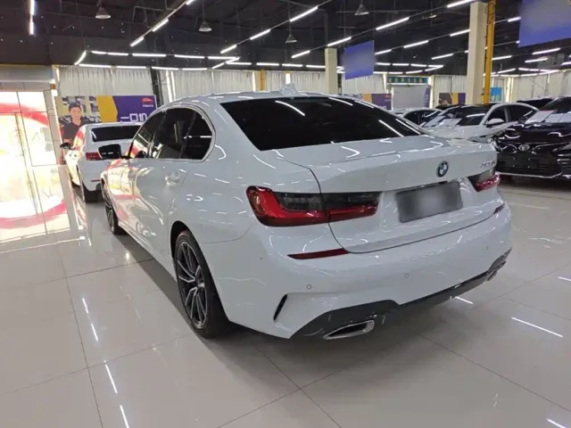 BMW 3 Series — Фото автомобиля 4