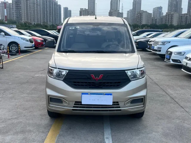 Wuling Hongguang V — Фото автомобиля 2