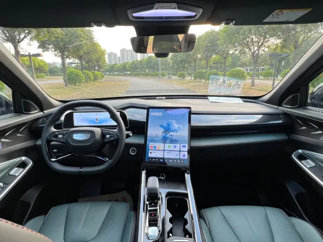 Geely Boyue — Фото автомобиля 16