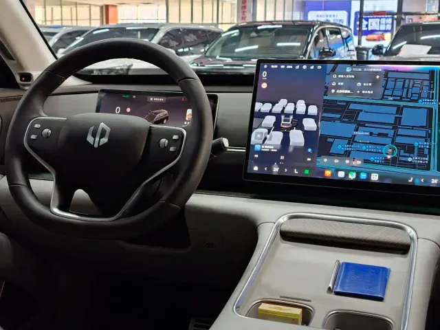 Leapmotor D Series — Фото автомобиля 7