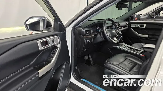 Ford Explorer 6th Gen — Фото автомобиля 15