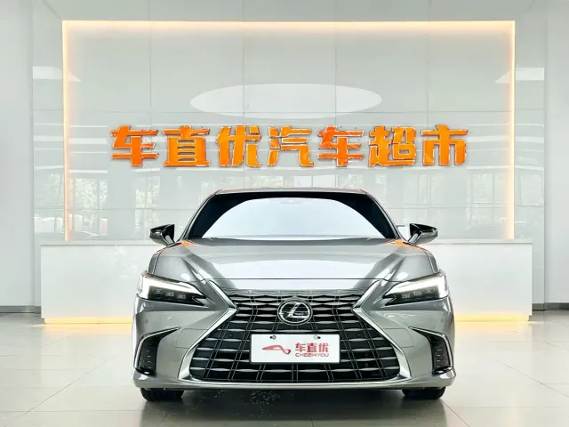 Lexus Lexus ES 2025 300h Ultimate Edition — Фото автомобиля 3