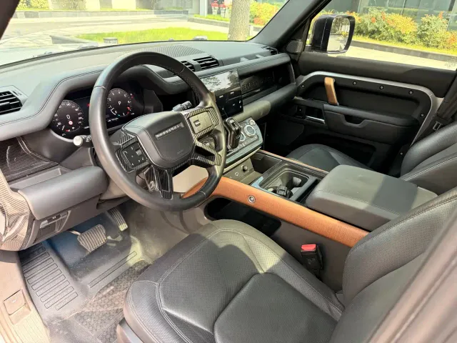 Land Rover Defender — Фото автомобиля 4