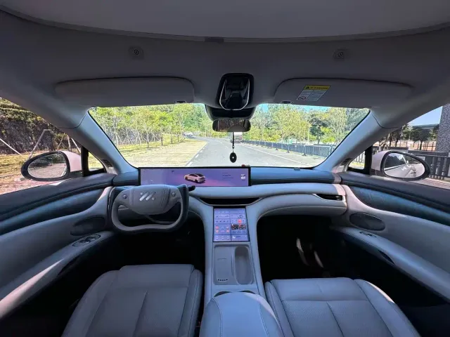 IM Motors LS6 — Фото автомобиля 5
