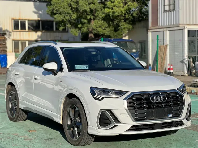 Audi Q3 — Фото автомобиля 3